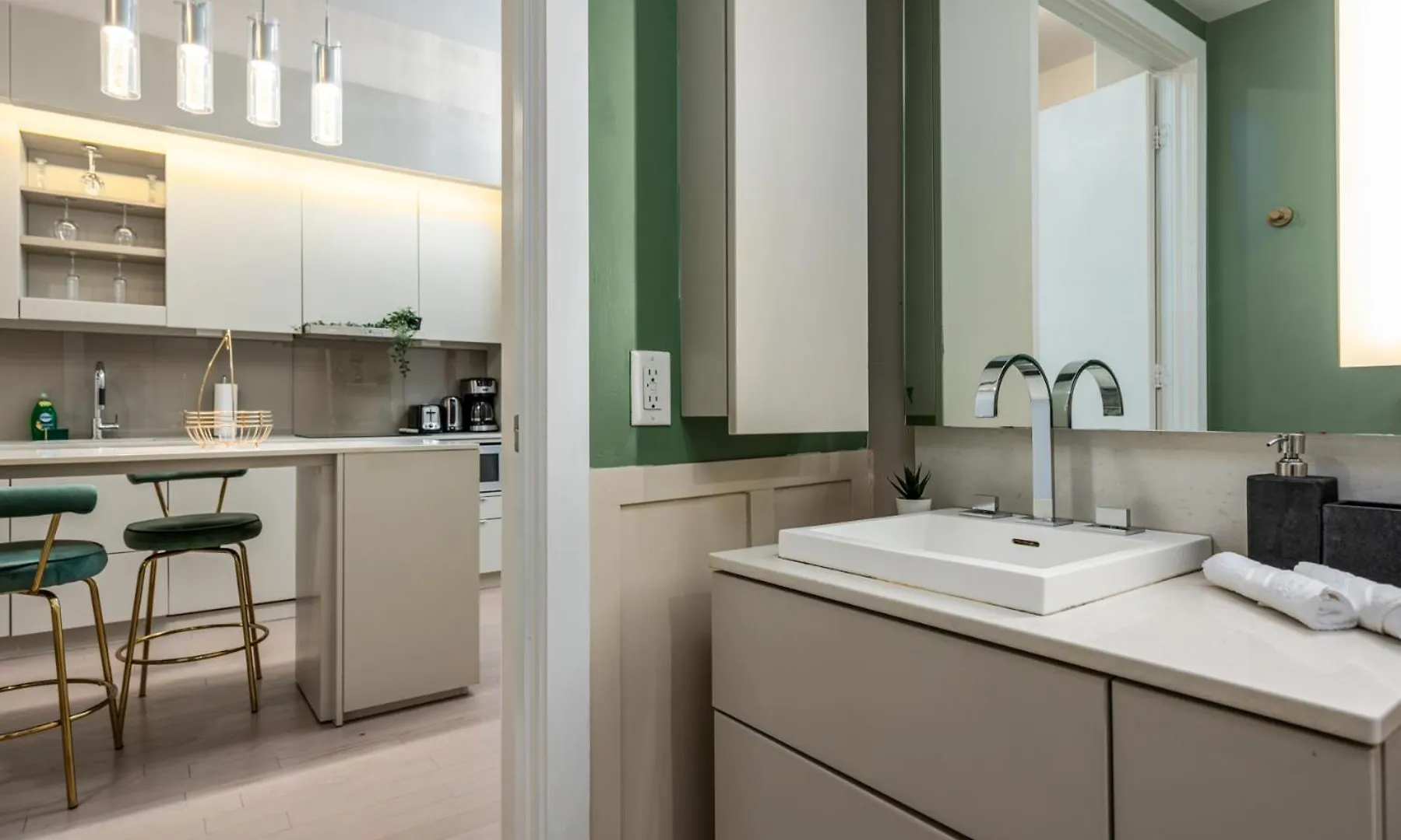 Elegant Suites In Peter Street Toronto 0*,