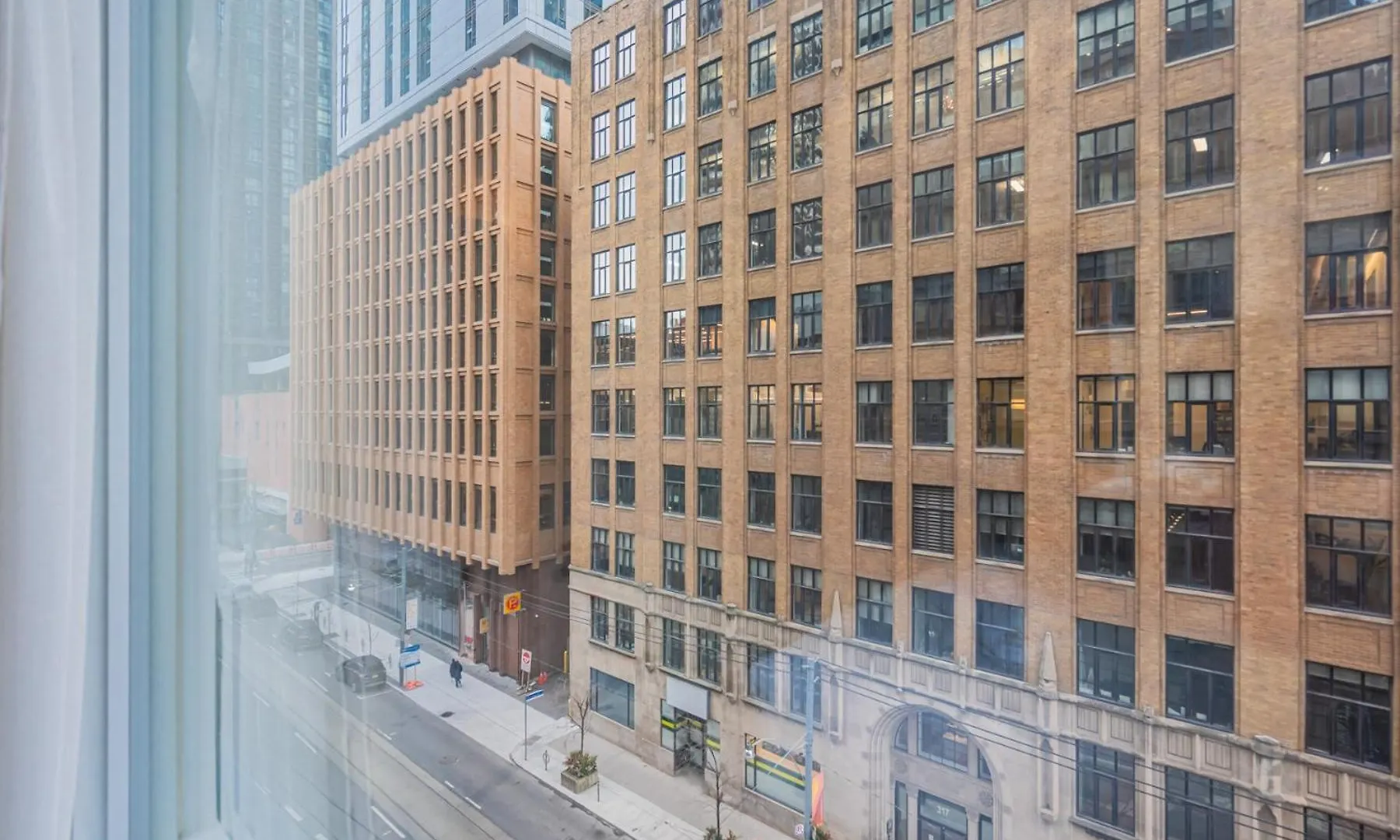 Elegant Suites In Peter Street Toronto